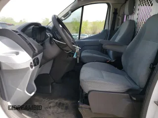 2016 Ford Transit Cargo z VIN 1FTYR1ZM4GKA23204, wystawiony jako Copart lot #55861645 z przebiegiem 222 430 mil mil oraz Szkoda całkowita • Salvage title. Historia ofert i sprzedaży dostępna na DreamBid. Obrazek 7.