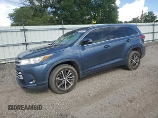 2017 Toyota Highlander XLE with VIN 5TDKZRFH4HS215440, listed as a Copart auction lot 61373345 with 171,924 mi miles and Clean title. Bid and sale history available at DreamBid. Image 1.