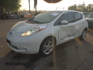 2011 Nissan LEAF SL-e with VIN JN1AZ0CP8BT006992, listed as a IAAI auction lot 41097604 with 98,688 mi miles. Bid and sale history available at carsss.com. Image 17.