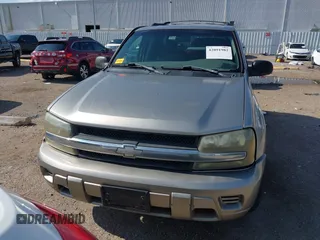 2003 Chevrolet TrailBlazer LS with VIN 1GNDS13S732225286, listed as a IAAI auction lot 42091982 with 283,517 mi miles. Bid and sale history available at carsss.com. Image 12.