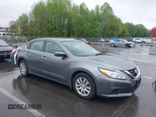 2017 Nissan Altima S z VIN 1N4AL3AP2HC212617, wystawiony jako IAAI lot #41974656 z przebiegiem 115 869 mil mil oraz . Historia ofert i sprzedaży dostępna na DreamBid. Obrazek 1.