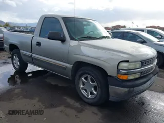 2002 Chevrolet Silverado 1500 with VIN 1GCEC14VX2Z226196, listed as a IAAI auction lot 41954975 with 153,037 mi miles. Bid and sale history available at carsss.com. Image 1.
