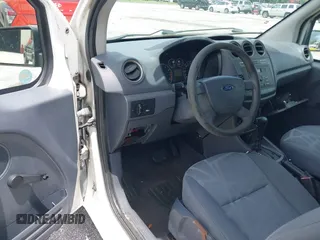 2010 Ford Transit Connect XL z VIN NM0LS7AN2AT006292, wystawiony jako IAAI lot #42740568 z przebiegiem 200 190 mil mil oraz . Historia ofert i sprzedaży dostępna na DreamBid. Obrazek 5.