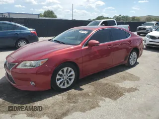 2014 Lexus ES 300h z VIN JTHBW1GG7E2066443, wystawiony jako Copart lot #64402175 z przebiegiem 213 682 mil mil oraz Nie do naprawy • Non repairable. Historia ofert i sprzedaży dostępna na DreamBid. Obrazek 1.