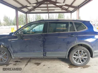 2022 Volkswagen Tiguan SE with VIN 3VV2B7AX5NM118400, listed as a IAAI auction lot 41664009 with 85,101 mi miles. Bid and sale history available at carsss.com. Image 14.