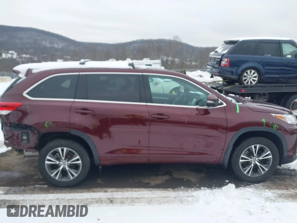 2018 Toyota Highlander LE с VIN 5TDBZRFH6JS903123, выставлен на аукционе IAAI как лот 41564004 с пробегом 109 852 миль миль и . История ставок и продаж доступна на DreamBid. Изображение 13.