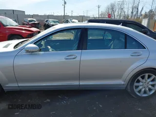 2007 Mercedes-Benz S 550 z VIN WDDNG71X07A036433, wystawiony jako IAAI lot #41860436 z przebiegiem 89 873 mil mil oraz . Historia ofert i sprzedaży dostępna na DreamBid. Obrazek 15.