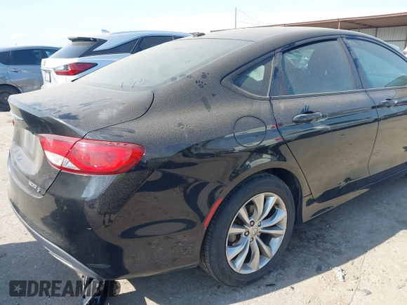 2015 Chrysler 200 S with VIN 1C3CCCBB9FN674748, listed as a IAAI auction lot 42042220 with 162,187 mi miles. Bid and sale history available at carsss.com. Image 4.