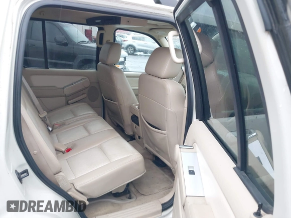 2006 Mercury Mountaineer Luxury with VIN 4M2EU47E26UJ16637, listed as a IAAI auction lot 41225702 with 179,169 mi miles. Bid and sale history available at carsss.com. Image 8.