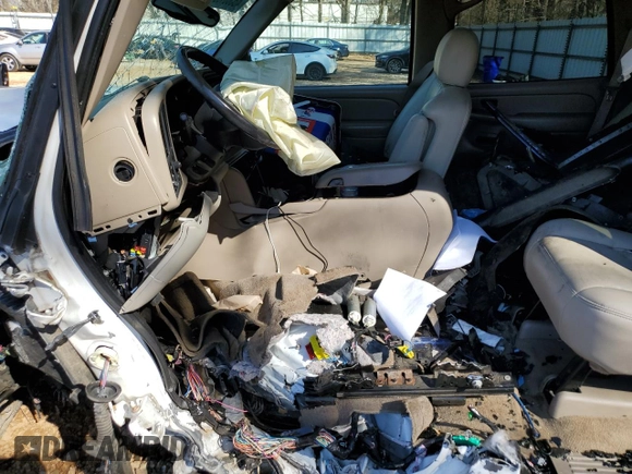 2005 Chevrolet Tahoe Z71 with VIN 1GNEC13T75R208735, listed as a Copart auction lot 48565165 with Not provided miles and Non repairable. Bid and sale history available at DreamBid. Image 7.