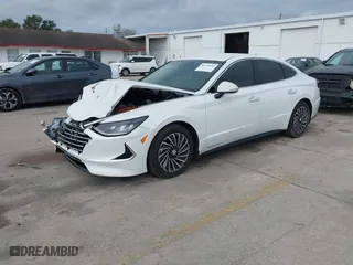 2021 Hyundai Sonata Hybrid SEL with VIN KMHL34JJ4MA026390, listed as a IAAI auction lot 41136913 with 32,439 mi miles. Bid and sale history available at carsss.com. Image 17.