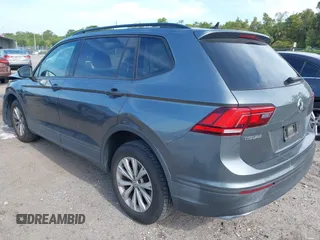 2020 Volkswagen Tiguan S с VIN 3VV1B7AX5LM151924, выставлен на аукционе IAAI как лот 42084869 с пробегом 74 176 миль миль и . История ставок и продаж доступна на DreamBid. Изображение 3.