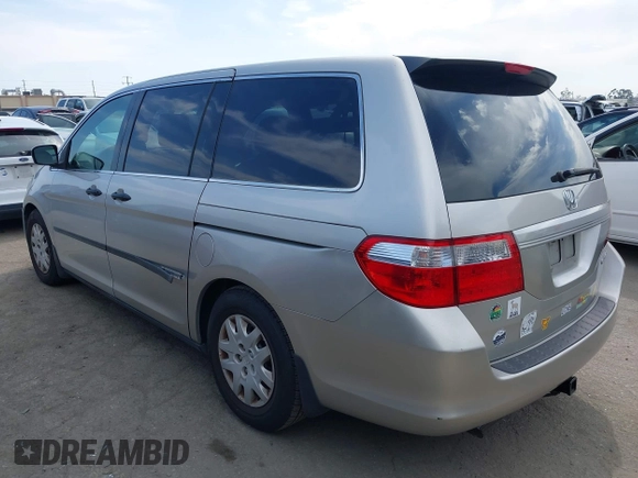 2005 Honda Odyssey LX with VIN 5FNRL38245B096035, listed as a IAAI auction lot 41998823 with 209,177 mi miles. Bid and sale history available at carsss.com. Image 3.