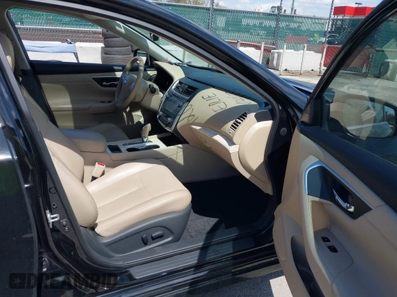 2016 Nissan Altima SR with VIN 1N4AL3AP0GC176277, listed as a IAAI auction lot 42022062 with 162,046 mi miles and . Bid and sale history available at carsss.com. Image 5.