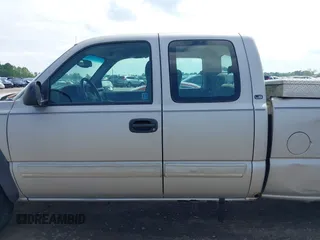 2004 Chevrolet Silverado 1500 with VIN 1GCEK19T84E244359, listed as a IAAI auction lot 42099266 with 309,637 mi miles and . Bid and sale history available at DreamBid. Image 14.