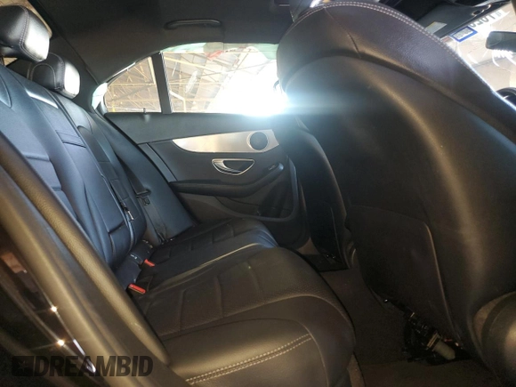 2019 Mercedes-Benz C 300 z VIN 55SWF8DB1KU296703, wystawiony jako Copart lot #76256964 z przebiegiem 45 363 mil mil oraz Tytuł czysty. Historia ofert i sprzedaży dostępna na DreamBid. Obrazek 10.