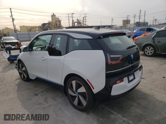 2021 BMW i3 with VIN WBY8P2C0XM7K09697, listed as a Copart auction lot 72103422 with 2,824 mi miles. Bid and sale history available at carsss.com. Image 2.