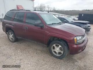 2007 Chevrolet TrailBlazer LS with VIN 1GNDS13SX72104242, listed as a IAAI auction lot 41722203 with 153,526 mi miles. Bid and sale history available at carsss.com. Image 1.