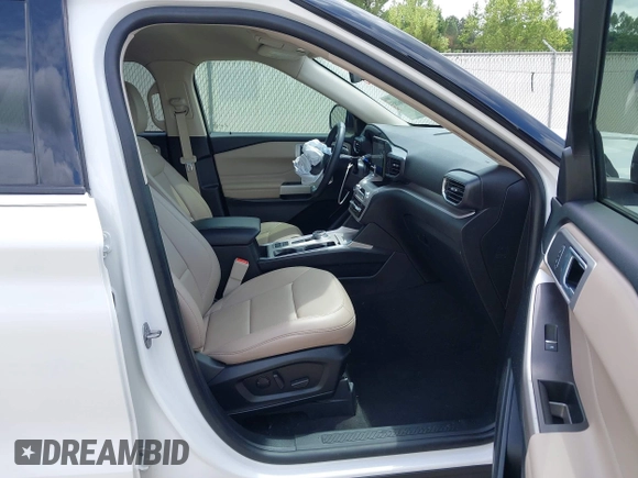 2024 Ford Explorer XLT z VIN 1FMSK7DH5RGA84098, wystawiony jako IAAI lot #42106185 z przebiegiem 9 836 mil mil oraz . Historia ofert i sprzedaży dostępna na DreamBid. Obrazek 5.