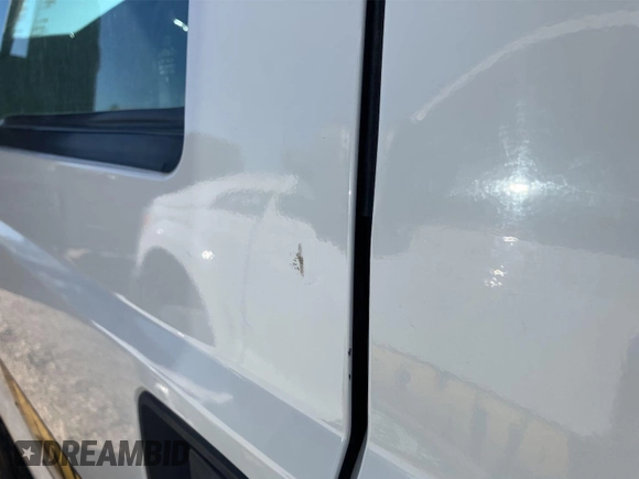 2011 Ford F-250 XL z VIN 1FT7W2B67BEC17089, wystawiony jako IAAI lot #42840414 z przebiegiem 71 969 mil mil oraz . Historia ofert i sprzedaży dostępna na DreamBid. Obrazek 20.