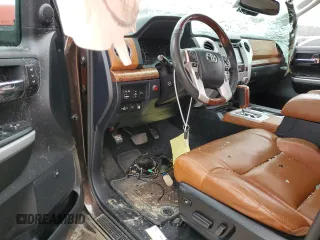 2019 Toyota Tundra SR5 z VIN 5TFAY5F15KX848587, wystawiony jako Copart lot #42734655 z przebiegiem 95 078 mil mil oraz Czysty tytuł • Clean title. Historia ofert i sprzedaży dostępna na DreamBid. Obrazek 8.