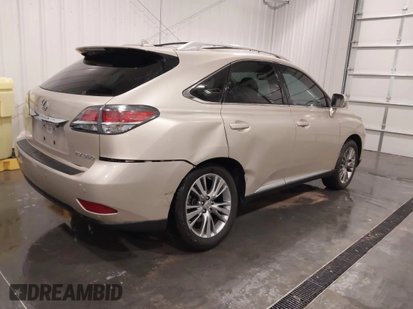 2013 Lexus RX 350 z VIN JTJZK1BA8D2417581, wystawiony jako IAAI lot #41392931 z przebiegiem 85 875 mil mil oraz . Historia ofert i sprzedaży dostępna na DreamBid. Obrazek 4.