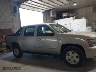 2009 Chevrolet Avalanche LT w/2LT with VIN 3GNFK22089G158390, listed as a IAAI auction lot 41868477 with 174,405 mi miles. Bid and sale history available at carsss.com. Image 13.