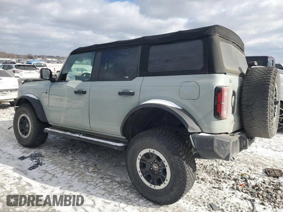 2022 Ford Bronco with VIN 1FMEE5DP9NLB17931, listed as a Copart auction lot 44566225 with 43,739 mi miles and Salvage Title. Bid and sale history available at carsss.com. Image 2.