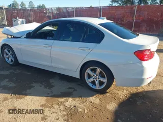 2015 BMW 3 Series 328i с VIN WBA3A5C5XFF608299, выставлен на аукционе IAAI как лот 40904806 с пробегом 126 043 миль миль и . История ставок и продаж доступна на DreamBid. Изображение 3.