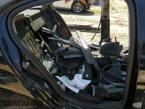2014 Chevrolet SS z VIN 6G3F15RW8EL967508, wystawiony jako Copart lot #49086105 z przebiegiem Nie podano mil oraz Nie do naprawy • Non repairable. Historia ofert i sprzedaży dostępna na DreamBid. Obrazek 10.