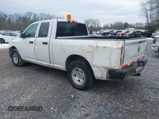 2019 Ram 1500 Tradesman z VIN 1C6RR7FG6KS626077, wystawiony jako IAAI lot #41686501 z przebiegiem 86 338 mil mil oraz . Historia ofert i sprzedaży dostępna na DreamBid. Obrazek 3.