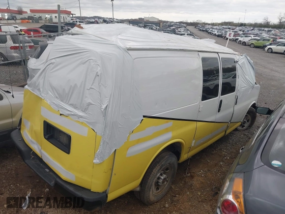 2019 GMC Savana Cargo with VIN 1GTW7AFG3K1290845, listed as a IAAI auction lot 41761301 with 175,969 mi miles. Bid and sale history available at carsss.com. Image 5.
