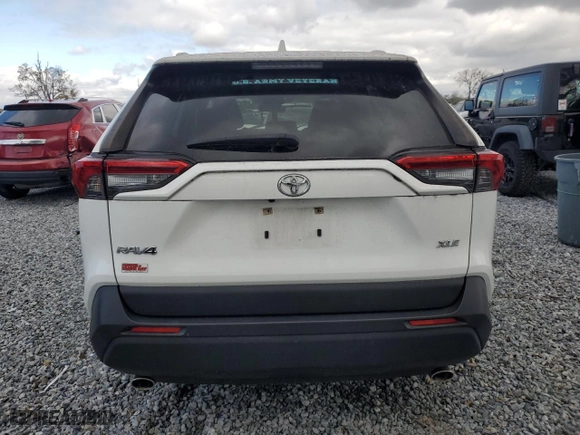 2019 Toyota RAV4 XLE with VIN JTMW1RFV4KD007950, listed as a Copart auction lot 44012885 with 33,600 mi miles and Salvage Title. Bid and sale history available at carsss.com. Image 6.