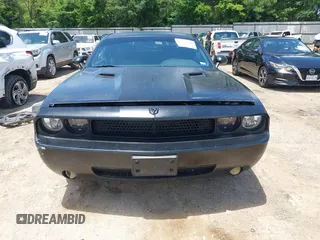 2009 Dodge Challenger R/T z VIN 2B3LJ54T39H598803, wystawiony jako IAAI lot #42535926 z przebiegiem 221 827 mil mil oraz . Historia ofert i sprzedaży dostępna na DreamBid. Obrazek 6.