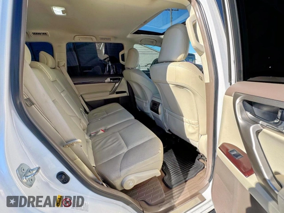 2014 Lexus GX 460 with VIN JTJBM7FX3E5071310, listed as a Copart auction lot 62199625 with 165,786 mi miles and Clean title. Bid and sale history available at DreamBid. Image 6.