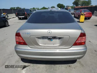 2006 Mercedes-Benz S 500 z VIN WDBNG75J76A474265, wystawiony jako Copart lot #53900555 z przebiegiem 131 481 mil mil oraz Szkody całkowita. Historia ofert i sprzedaży dostępna na DreamBid. Obrazek 6.