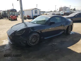 2023 Toyota 86 z VIN JF1ZNBC12P8764877, wystawiony jako Copart lot #46366985 z przebiegiem 35 570 mil mil oraz Szkoda całkowita • Salvage title. Historia ofert i sprzedaży dostępna na DreamBid. Obrazek 1.