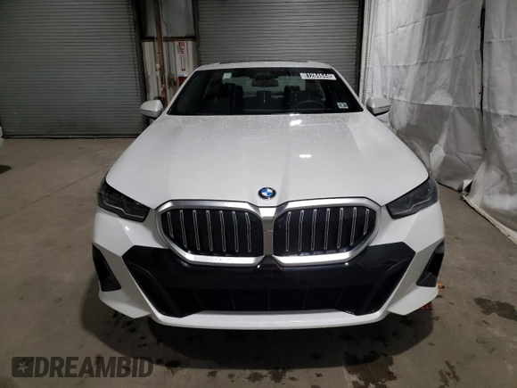 2024 BMW 5 Series 530i xDrive with VIN WBA53FJ06RCS73662, listed as a Copart auction lot 81284644 with 10,273 mi miles and Clean Title. Bid and sale history available at carsss.com. Image 5.