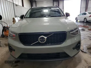 2025 Volvo XC40 Plus Dark Theme with VIN YV4L12UC7S2490418, listed as a Copart auction lot 60496755 with 10,762 mi miles and Salvage title. Bid and sale history available at DreamBid. Image 5.