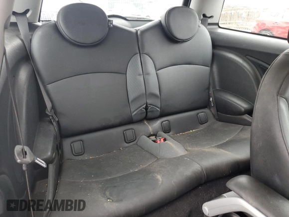 2008 MINI Hardtop with VIN WMWMF33538TU68174, listed as a Copart auction lot 52599285 with 150,496 mi miles and Salvage Title. Bid and sale history available at DreamBid. Image 10.