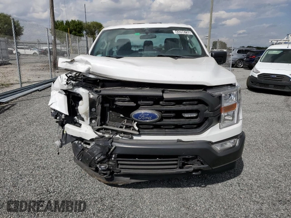 2022 Ford F-150 XL with VIN 1FTMF1EB2NKD02840, listed as a Copart auction lot 43288735 with 35,824 mi miles and Clean title. Bid and sale history available at DreamBid. Image 5.