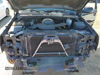 2005 Chevrolet Avalanche Z71 with VIN 3GNEK12Z75G211286, listed as a Copart auction lot 76143034 with 433,502 mi miles and Salvage Title. Bid and sale history available at DreamBid. Image 11.