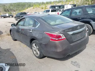 2013 Nissan Altima SV with VIN 1N4AL3AP6DN555283, listed as a IAAI auction lot 41791647 with 198,733 mi miles and . Bid and sale history available at DreamBid. Image 3.