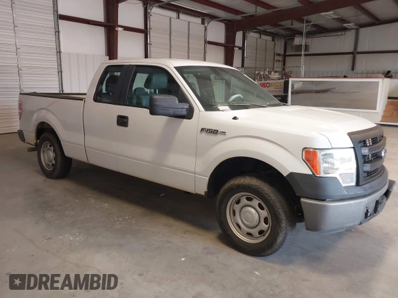 2013 Ford F-150 XL with VIN 1FTEX1CM5DFB88149, listed as a IAAI auction lot 40695089 with 105,049 mi miles. Bid and sale history available at carsss.com. Image 1.