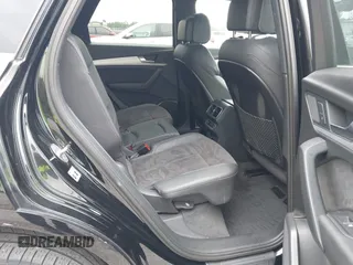 2018 Audi SQ5 Premium Plus z VIN WA1A4AFY6J2009085, wystawiony jako IAAI lot #42410933 z przebiegiem 59 773 mil mil oraz . Historia ofert i sprzedaży dostępna na DreamBid. Obrazek 8.