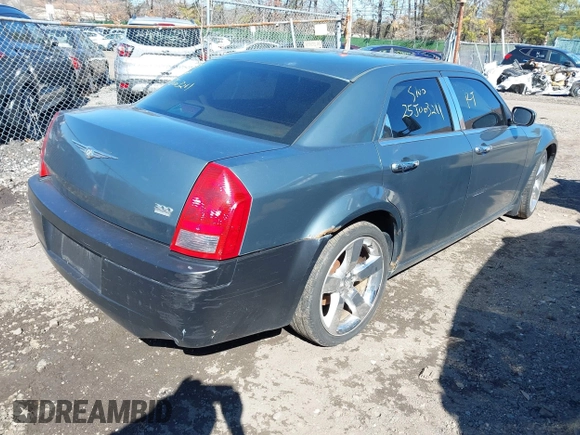 2005 Chrysler 300 with VIN 2C3JA53GX5H188833, listed as a IAAI auction lot 41906889 with 999,999 mi miles. Bid and sale history available at carsss.com. Image 4.