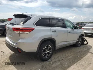 2018 Toyota Highlander LE with VIN 5TDZZRFH2JS284129, listed as a Copart auction lot 58466295 with 130,269 mi miles and Salvage title. Bid and sale history available at DreamBid. Image 3.