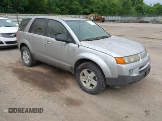 2004 Saturn VUE V6 z VIN 5GZCZ63474S894592, wystawiony jako IAAI lot #42531230 z przebiegiem 173 306 mil mil oraz . Historia ofert i sprzedaży dostępna na DreamBid. Obrazek 1.