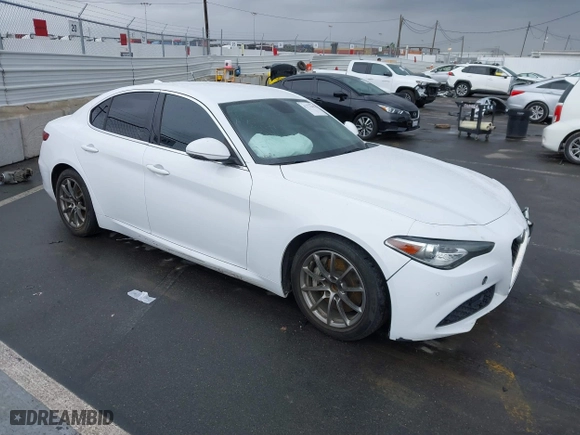 2019 Alfa Romeo Giulia with VIN ZARFAMANXK7600498, listed as a IAAI auction lot 41777643 with 100,492 mi miles. Bid and sale history available at carsss.com. Image 1.