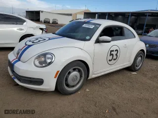 2012 Volkswagen Beetle 2.5L PZEV with VIN 3VWJP7AT7CM628377, listed as a Copart auction lot 85896624 with 75,574 mi miles and Salvage Title. Bid and sale history available at carsss.com. Image 1.